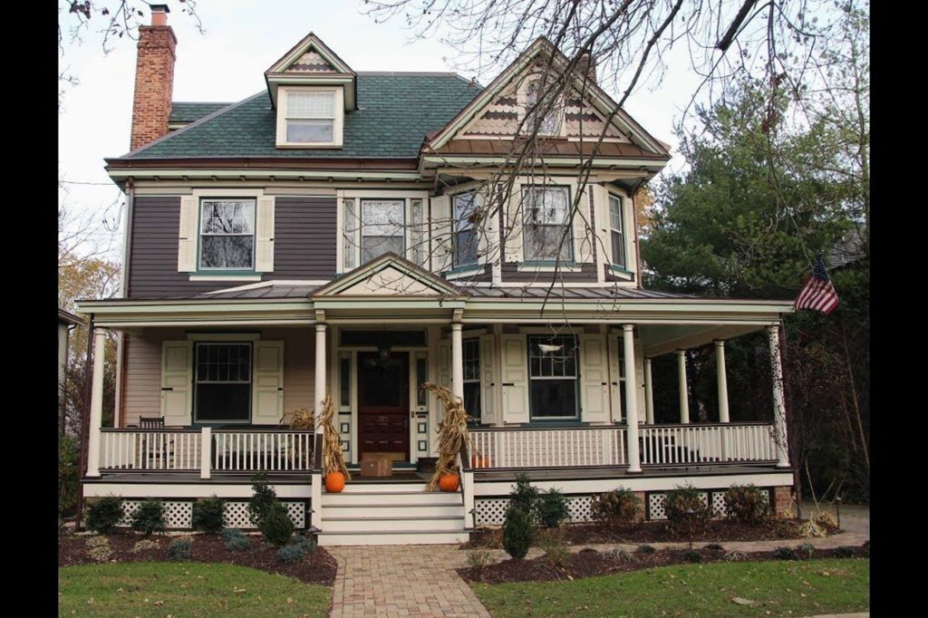 Grand Manor Sherwood Forest Green Shingles on an American Four-Square Haddonfield NJ