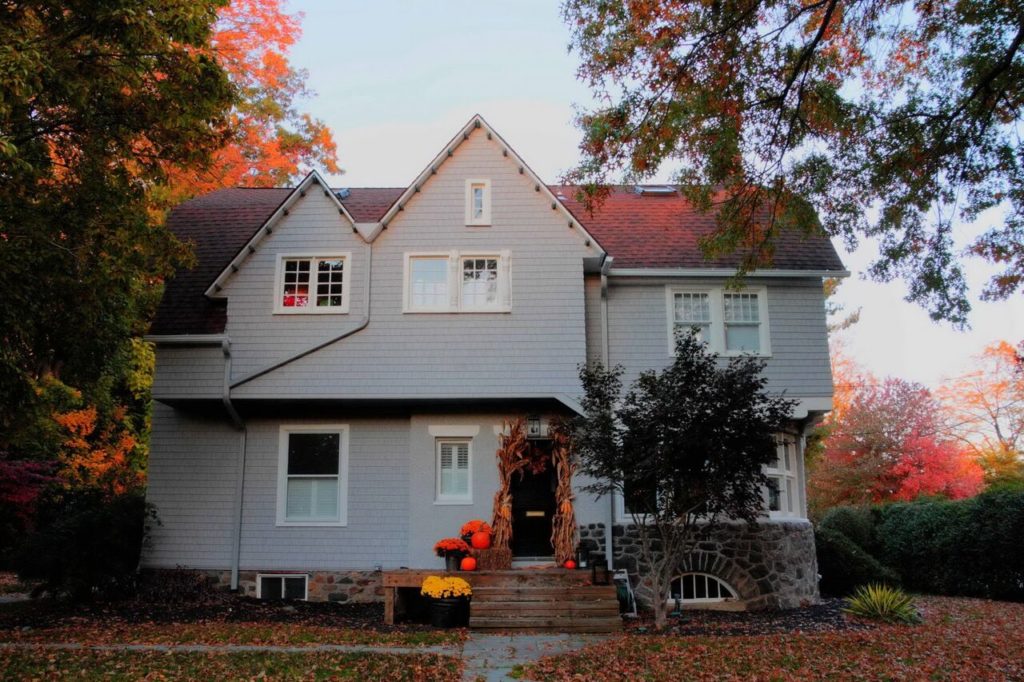 Grey cedar shingle siding on historic home in Wayne Pa.