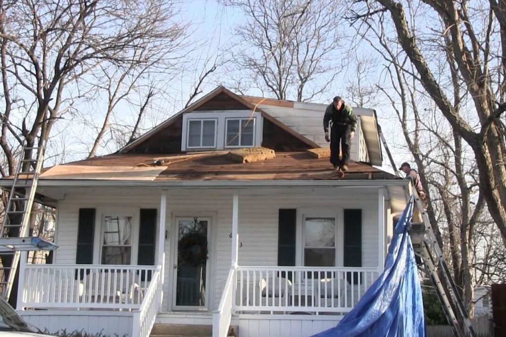 house prior to new roof installed by Cherry Hill roof company