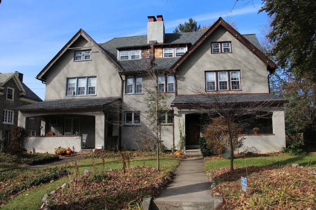 East Falls CertainTeed Grand Manor Roof